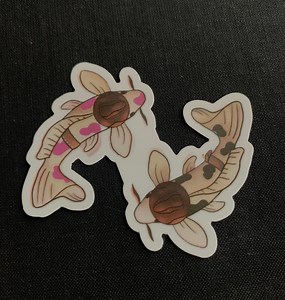 Koi Fish Cowboy Sticker (alias Koiboys) | Koi Fish Autocollant | Décalcomanie de poisson Koi mignonne | Décalcomanies imperméables, résistantes aux intempéries et aux rayures - Etsy France