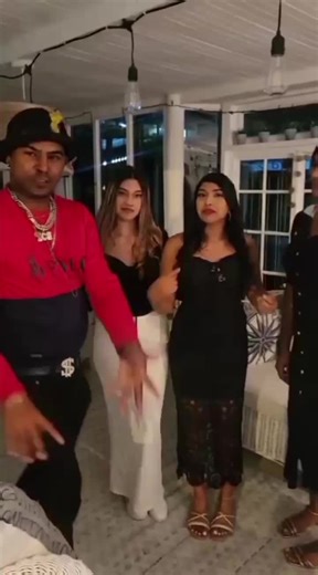 #kubashenpillaylive @Official Kubashen Pillay @Leandra Nicole🌙 shame he's so cute 🤣