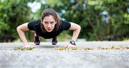The ‘Mel Robbins Podcast’ Says Every Woman Should Be Able To Do 11 Push-Ups — And Experts Have Thoughts