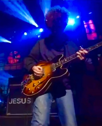 Jesus and Mary Chain Live Performance in 1994