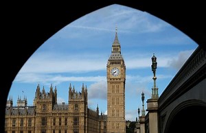 Le Big Ben de Londres ne sonne pas, l'horloge s'étant brièvement arrêtée