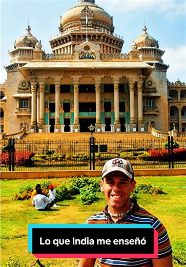 India no me cambió el viaje… me cambió la forma de ver la felicidad 🇮🇳 En Bangalore entendí que la alegría no siempre viene de lo material. La vi en las calles, en los mercados, en la amabilidad genuina hacia el visitante. Viajar no siempre es ver lugares. A veces es aprender a vivir distinto. 👉 Si quieres viajar con propósito y experiencias reales, yo te ayudo a planearlo. #ViajarConProposito #India #Bangalore #ChoqueCultural #TravelTikTok