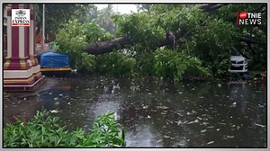 According to officials, #CycloneNisarga blew in from the Arabian Sea, making landfall at the coastal town Alibaug at around 12.30 pm claiming the life of a 58-year-old man. | The New Indian Express