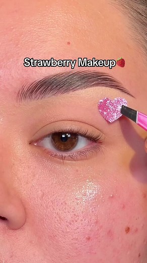 Serving Strawberry Shortcake🍓 my take on strawberry makeup! #makeup #makeuptutorial #fyp #strawberrymakeup
