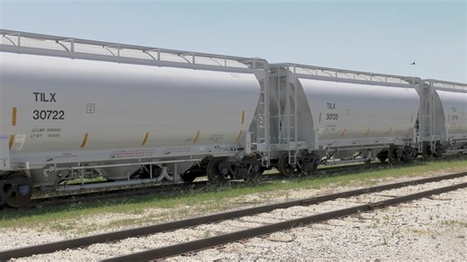 14 reactions | Our Pressure Differential (P.D.) covered hoppers move a variety of dry, free-flowing commodities such as cement, clay, flour, and starch and range in capacity from 3,230 to 5,660 cubic feet. Their specialized unloading characteristics can be supported by our Field Support experts who are available for on-site customer training and support. www.trinityrail.com #TrinityRail #DeliveringGoods #BuiltToDeliver | TrinityRail | Facebook