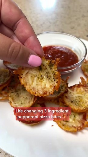 Easy Pepperoni Pizza Bites Recipe for Keto Snack
