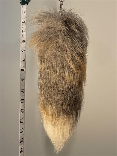 F33 B-grade Fox Tail Keychain *READ DESCRIPTION*