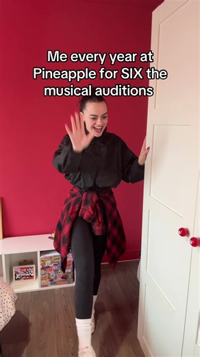 *cut to me grey and wrinkly, still auditioning* #performer #sixthemusical #six #audition #westend @SIX 👑