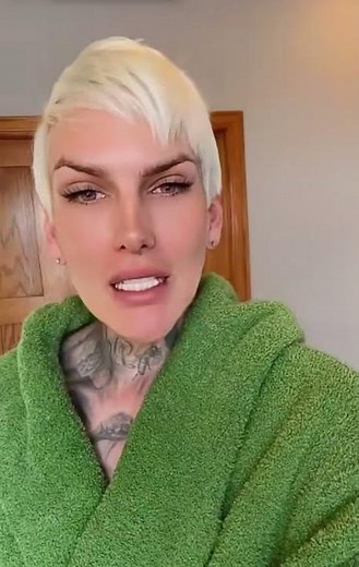 JEFFREE STAR ADDRESSES NON-BINARY SITUATION AND COMES OUT AS BISEXUAL