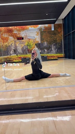All I wanna do is the splits #gym #flexible | gym