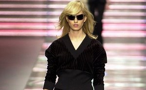 【@Karolina-Kurkova】秀场-Versace Fall Winter 2001