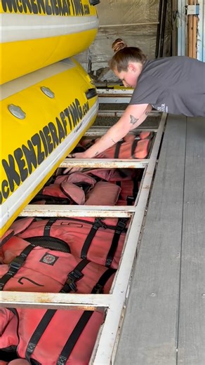 Helfrich McKenzie Rafting on Instagram: "Big groups? We’ve got you covered 👏👏 We can accommodate up to 70 guests on a raft trip — and groups of 29+ score an extra special 20% off 👀🎉 Lately I’ve been missing those early mornings packing rafts with the sun shining, coffee in hand, birds chirping, and the river just starting to wake up ☕🐦 Only a few more months until rafting season — and trust me, I’m counting down. 📅 Now booking group trips for the season ahead! Visit our website and fill ou