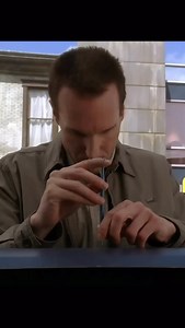 Fringe 🍿 2008 ‧ Ciencia ficción ‧ 5 temporadas | Retro Latino
