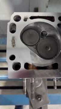 Cylinder head machining: precision at work #mechanic #engine #engineering