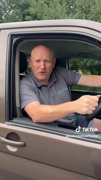 VW Transporter Shuttle: Comfort & Space for 9 Passengers