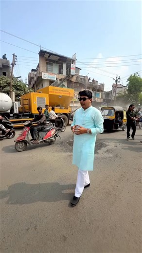 Usama Kadeer Maulana • on Instagram: "Ramzan ki Tayyari aur Awaam ki Takleef ko Dekhte hue Madni Chownk se Roshangate tak Potholes ka On-The-Spot Pothole Patching Machine Se Repair kiya gaya Taake log Accidents se bache..!! . . . . . #aurangabad #potholes #work #majlis"