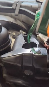 Fresh oil for the active body control #mechanic #repair #mercedesbenz #sl500 #suspension #oilchange #service #roadster #v8 | Marius RBE