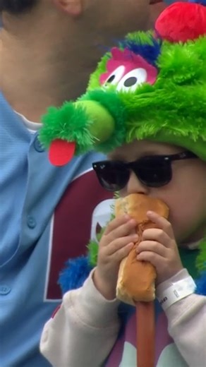 5 second rule! 😅 | MLB