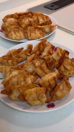 かぼちゃの揚げ餃子の簡単レシピ | ハロウィンおやつ