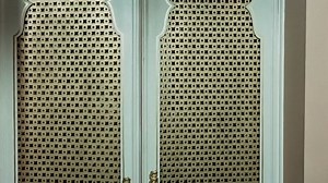 Carry On Up The Khyber (1968)