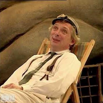 Bottom: Live Fluff - Episode 13 #rikmayall #bottom