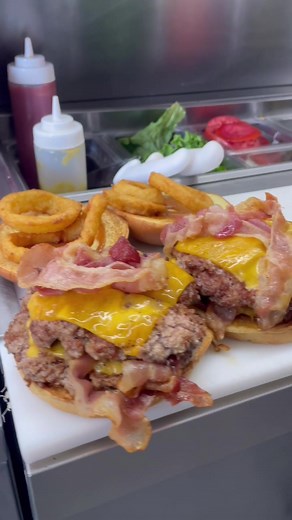 Las Mejores Hamburguesas en Johnny Rockets de Parque Tepeyac