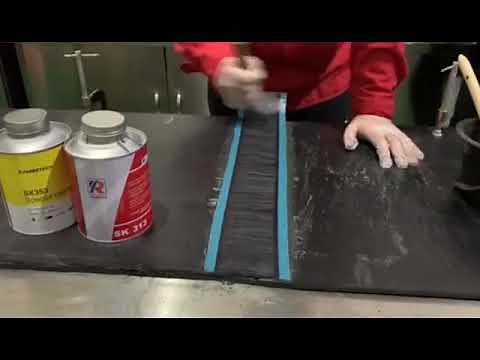 Conveyor belt longitudinal cuts repair with repair strip