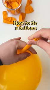 How do you tie your balloons? 🎈 Watch our easy method. Just use your thumb and forefinger to twist the spout around the balloon, then pull through the loop. Do you have a different technique? Share with us! #ballondecoration #balloon #tieballoons #howtotieballoons | House of Party