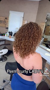 Do you want this❓❓🤔 #permanent #perm #permcurlyladys #curly #curlyhair #curlproducts #curls #curlyhairstyles #krullen #permanentkrullen #dauerwelle #locken #lockenfrisur | VIP Hair Salon