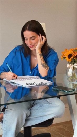 Bruna Unzueta on Instagram: "#JáReparei que cuidar vai muito além do que vemos no espelho. É sobre reparar o que sentimos, sair do automático e se permitir olhar para dentro. Pequenas escolhas diárias, como o autocuidado podem transformar não só a nossa saúde, mas também a forma como vivemos. @sensodynebrasil Clinical Repair cuida profundamente da sensibilidade dentária, enquanto eu sigo reparando o que realmente importa: minha essência. E você, já reparou no que precisa de atenção aí dentro? #p