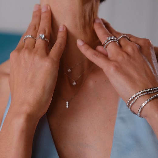 Dai un tocco in più al tuo stile con accessori di tendenza✨ | Bluespirit Gioielli