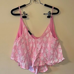 Pink and white cropped tank top