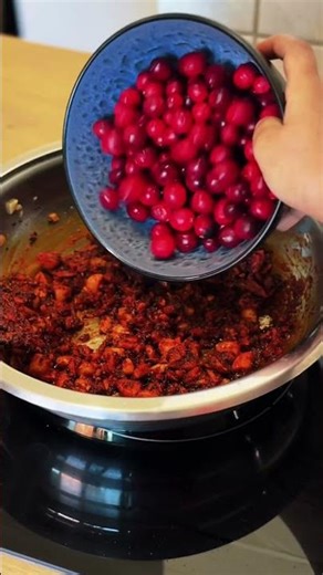 What to do with Cranberries? 🤔| Kerala Style Achar | Easy 10-Minute Pickle | cranberry Recipe