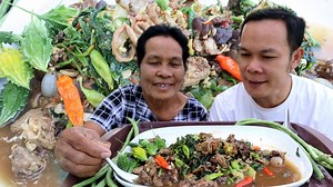 คั่วหนูนาใส่ยอดมะระขี้นกขมอ่ำหล่ำบรรยากาศลมเย็นวอยๆ (หนูนาติดบ้วง) ฝากกดติดตามทางยูทูปด้วยนะครับ https://youtu.be/MS5nhh-TntE 👉ติดตามเฟสบุ๊คส่วนตัว https://www.facebook.com/adisak.mak | ฮ่องป่ง แซ่บของแท้