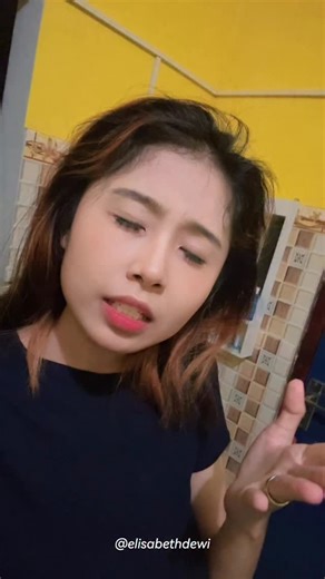 Elisabeth Chintia Dewi on Instagram: "Healing naik bus tapi dompet aman 😌 Sekarang beli tiket bus online gak perlu drama, gak perlu antri, tinggal rebahan. Cek harga tiket bus di redBus, seriusan lebih murah dari loket. Banyak promo, bisa pilih kursi, pesen dari mana aja. Perjalanan nyaman, hati tenang, saldo gak trauma 🚍✨ @redbusindonesia #tiketbusonline #reviewbus #LebihMurahDariLoket #redBusIndonesia #sleeperbus busmania busreview reviewbus"