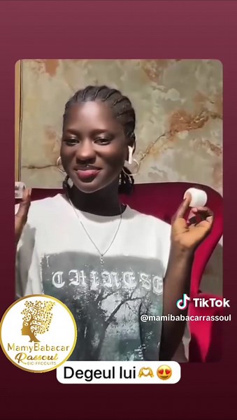 Mami Babacar: La Beauté de la Vergeture