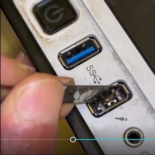 The error "USB Device Over Current Status Detected" حل مشكلة اليو اس بي