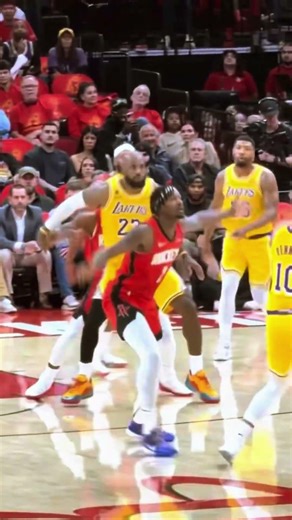 LeBron broke out a “Tune Squad” inspired Nike LeBron 23 for Game 6!