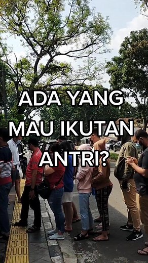 Antrian Panjang Bakpao Elvin di BSD: Kisah Viral Siomay Raksasa