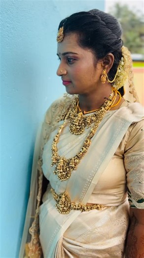 Pavan kumar C on Instagram: "Dusky beauty…✨ #duskyskin #duskybeauty #duskyskinmakeup #duskygirl #dusky #duskymodel #beauty #makeup #makeupartist #fashionphotography #bridalmakeup #makeuplook #fashion #photoshoot #duskyqueen #indianbeauty #portrait #duskygirls #instagram #model #photography #mua #bollywood #skincare #trending #brownskin #indianskin #fashionblogger #love #darkskin"