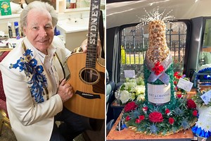 'Tiny bubbles' floral tribute as Scots singing legend Sydney Devine laid to rest