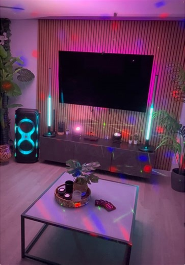 Friday night party time 🎶🎶 #jbl #partytime #partybox #dj #songs #dance #neon #bass #speaker #vibes