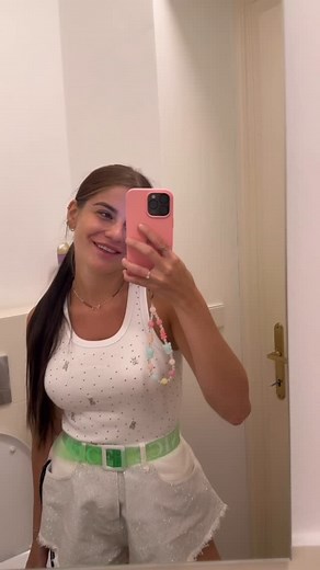 Lada Kašparová on Instagram: "🎁 SOUTĚŽ o poukaz v hodnotě 4000 Kč na ošetření v @arsclinic.cz ! 🎁 Stačí dát follow profilu @arsclinic.cz a dát 🩷 do komentářů a jste ve hře! Výherce oznámím brzy u sebe na profilu, tak sledujte i mě, ať vám to neuteče. 💌✨ A proč právě ARS? Včera jsem u nich byla na první plazma terapii – výsledky se prý začnou pořádně ukazovat až po 3. proceduře, ale už teď cítím, že moje pleť je na dobré cestě. 💛 Jsem moc ráda, že jim důvěřuju právě v péči o pleť – a ještě v