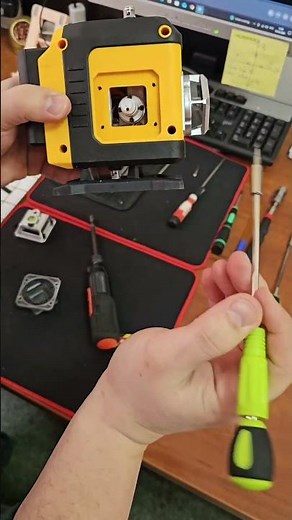 How to align ANY laser level vertically?