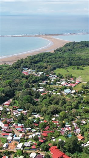 Charming home in the heart of Uvita 🌴 Walk to shops, restaurants, and daily conveniences — easy living in one of Costa Rica’s most desirable beach towns. 💰 $285,000 USD | 📌 ID: 120015 For details, contact Felicia Clarke 📞 506 8712 5154 📧 felicia@osatropicalproperties.com #realestate #houseforsale #beachouse #movetocostarica #osatropicalproperties #uvita | Osa Tropical Properties Real Estate Services