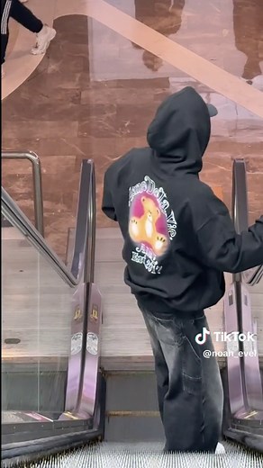 Escalator Trend: Dance Challenge ft. beltran sexy