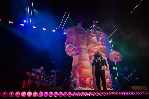 The Flaming Lips Invite Yoshimi P-We Onstage During Yoshimi Battles The Pink Robots Show In Tokyo -