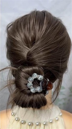 Easy Hairstyle for Women in Under 60 Seconds ⏳#hairstyle #braiding #shortsfeed