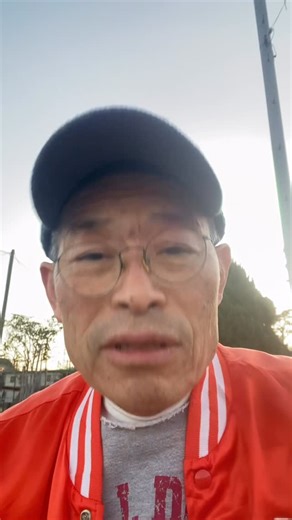 大人気コロッケと冷製ローストビーフが話題の「広岡精肉店」 on Instagram: "2026年1月1日木曜日 明けましておめでとうございます㊗️ ポイ捨てゴミ回収、行ってきました💦 年末、仕事の都合で行けなかったので久しぶりです🗑️正月快晴の良い天気なのですが、とにかく冷たい朝でした🤧 それはともかく、昨夜年越し蕎麦(にしん入り)を食べてる時に動画を娘に頼んだら、どうこれ頭頂部がヤバイ😰改めて現実を見せつけられあーあ 娘も娘やでもうちょっと別角度とかなかったん😮‍💨 とかなんとか言てるまに今年も始まりました😃"