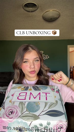 Crafty Lady Boutique Subscription Box Unboxing